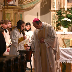 Osternachtsfeier mit Weihbischof Turnovszky